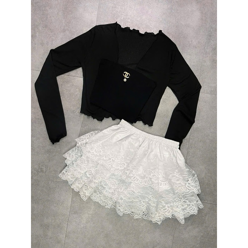 sét 3 món áo thun ống đen kèm áo khoát mỏng cv tầng xòe trắng tầng
