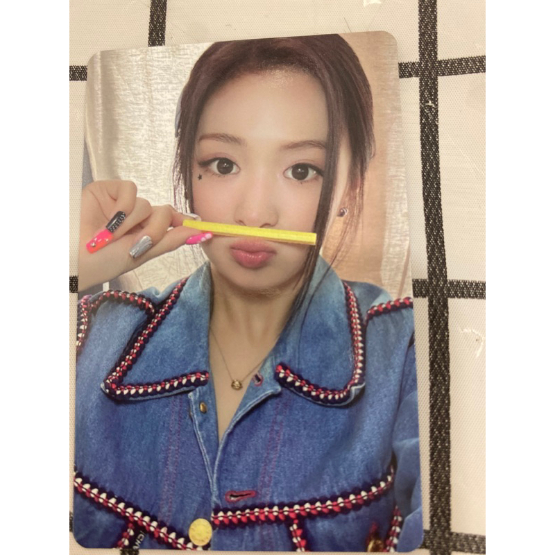 card ahyeon( off)