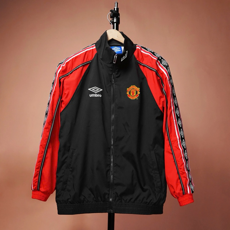 Áo khoác bóng đá Retro Vintage UMBRO MU ss1998, vải dù chống thấm nước - BOMBSHOP [JKT357]