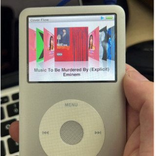  Máy nghe nhạc sony ai pót hình thức đẹp chính hãng 