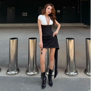 [RUEdeRUE] JENNIE SET | Set Áo Corset Cổ V Phối Chân Váy Ngắn Tà Dài Đính Kim Loại Độc Đáo Cá Tính