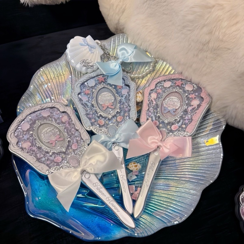 Gương Sò Flower Knows Shell Blush – Vỏ sò thiết kế sang trọng, màu sắc trong trẻo tự nhiên