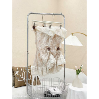 Đầm midi ren cổ yếm rớt vai