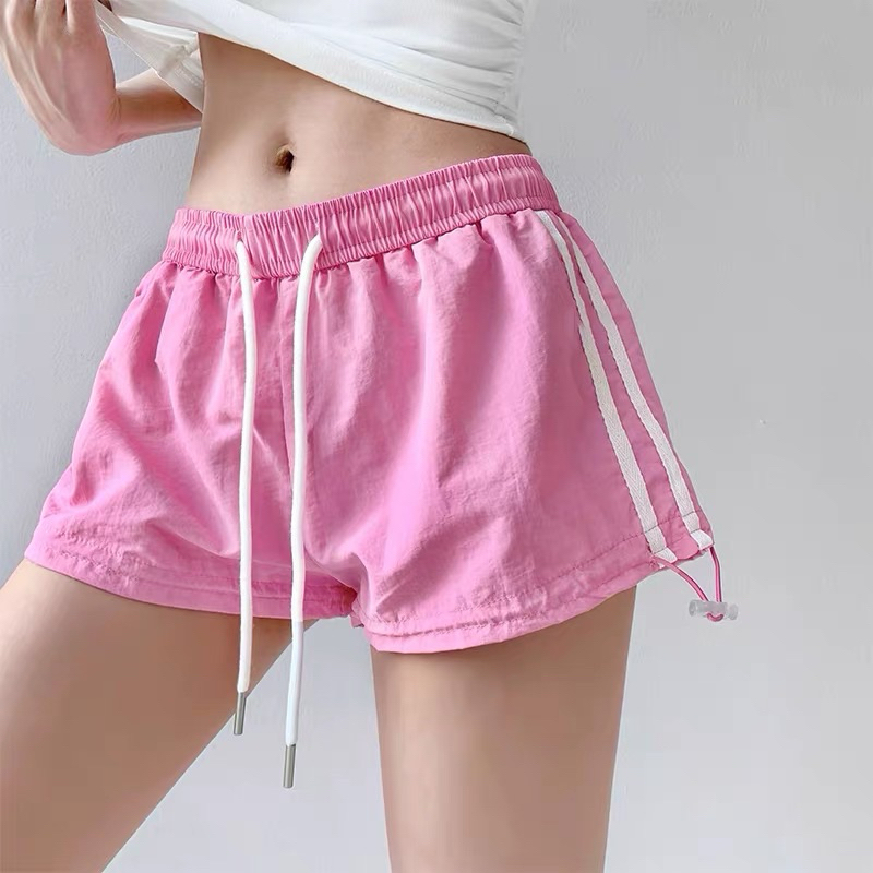 Quần Đùi Gió Thể Thao Cao Cấp Cạp Trễ ByCapy Dễ Phối Đồ Chơi Thể Thao Có Dây Rút Và Phối Sọc Trắng | BigBuy360 - bigbuy360.vn
