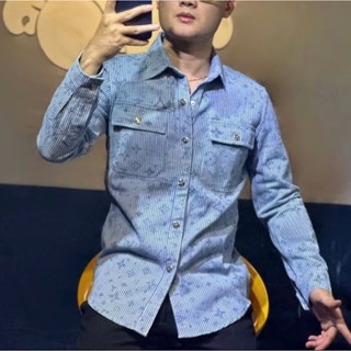 Áo sơ mi nam xanh dài tay chất vải jean cúc bấm phối hoạ tiết eo vì mẫu mới hàng quảng châu cao cấp