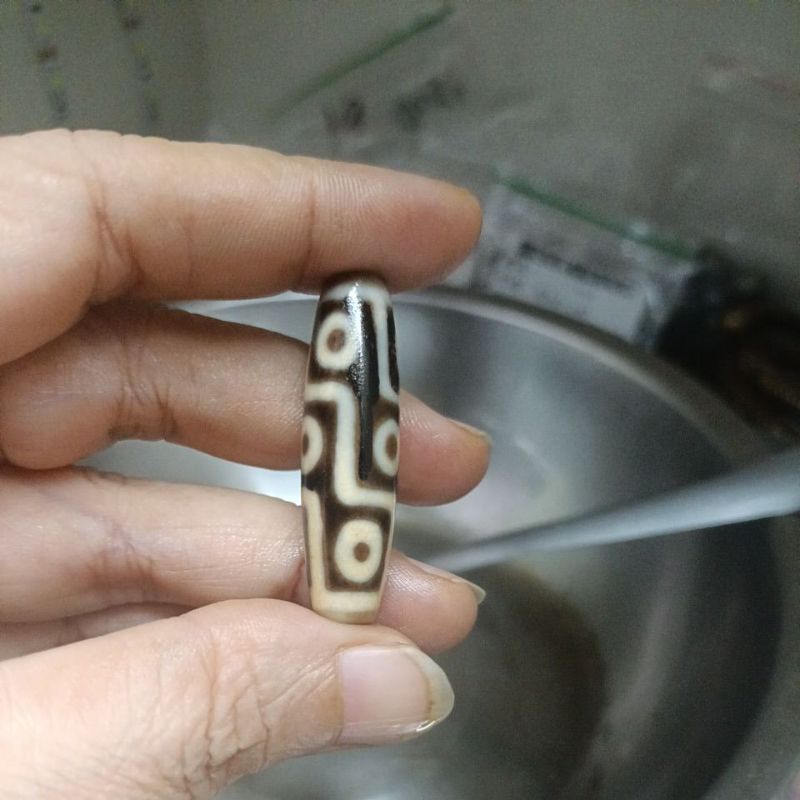 DZI 9 mắt tây tạng.