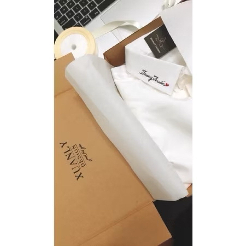 Sơ mi trắng Unisex thêu tên