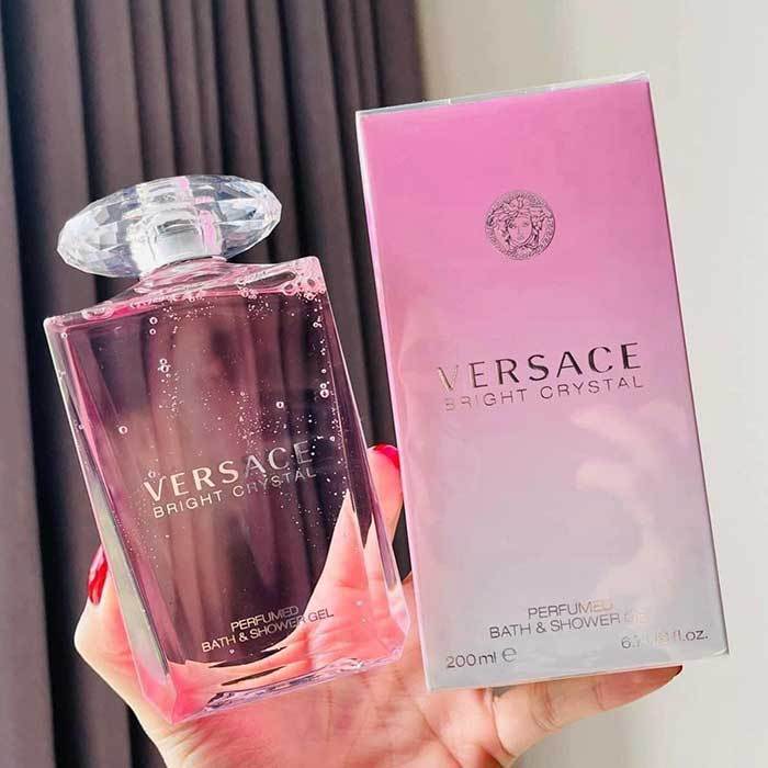 Sữa tắm nước hoa Versace Bright Crystal 200ml