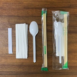 Combo 50 bộ đũa, thìa, tăm, giấy dùng 1 lần tiện lợi...