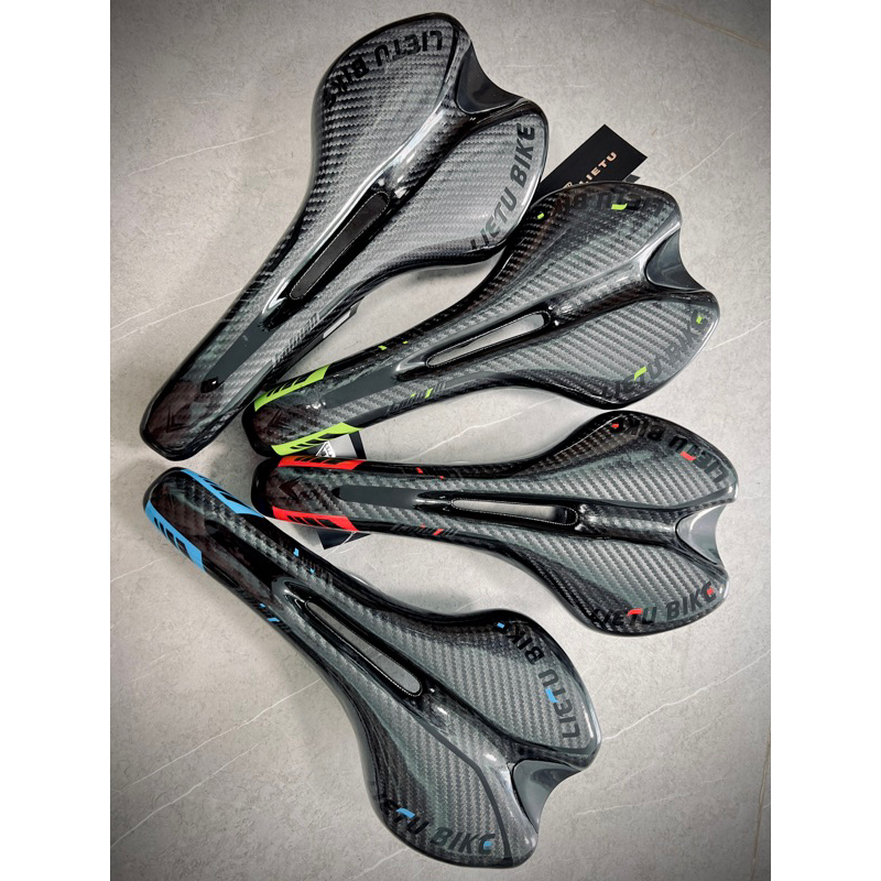 Yên xe đạp thể thao  LIETU 018-3 vân carbon