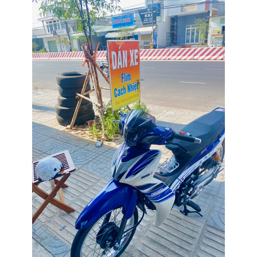 Mão chắn gió, kính chắn gió Elegant SYM