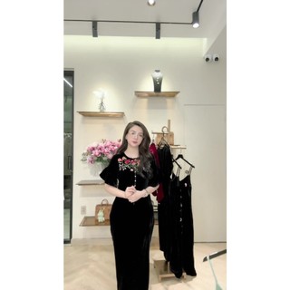  MẪU MỚI HOT TREND 2025  VÁY NHUNG TAY XOÈ THÊU HOA NGỰC PHỐI TAY GẤM ĐỎ SANG CHẢNH 