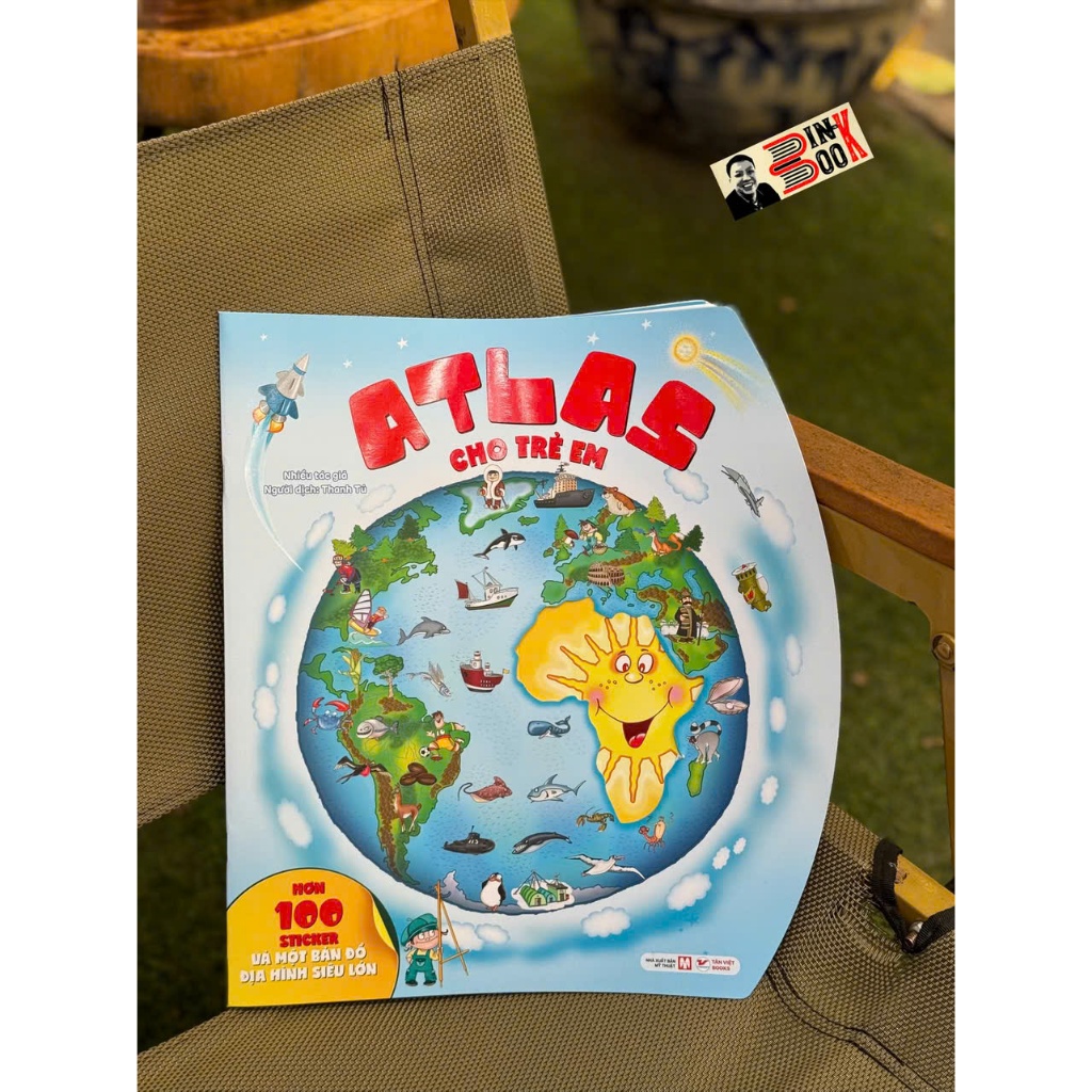 Sách - Atlas Cho Trẻ Em (Hơn 100 Sticker Và Một Bản Đồ Địa Hình Siêu Lớn) - Tân Việt Books