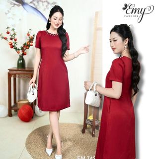 Đầm Thiết Kế EMY EM7422 Suông Đỏ Hạt Cổ Cao Cấp Thanh Lịch Đi Tiệc Đi Du Lịch Mùa Hè Mát Mẻ