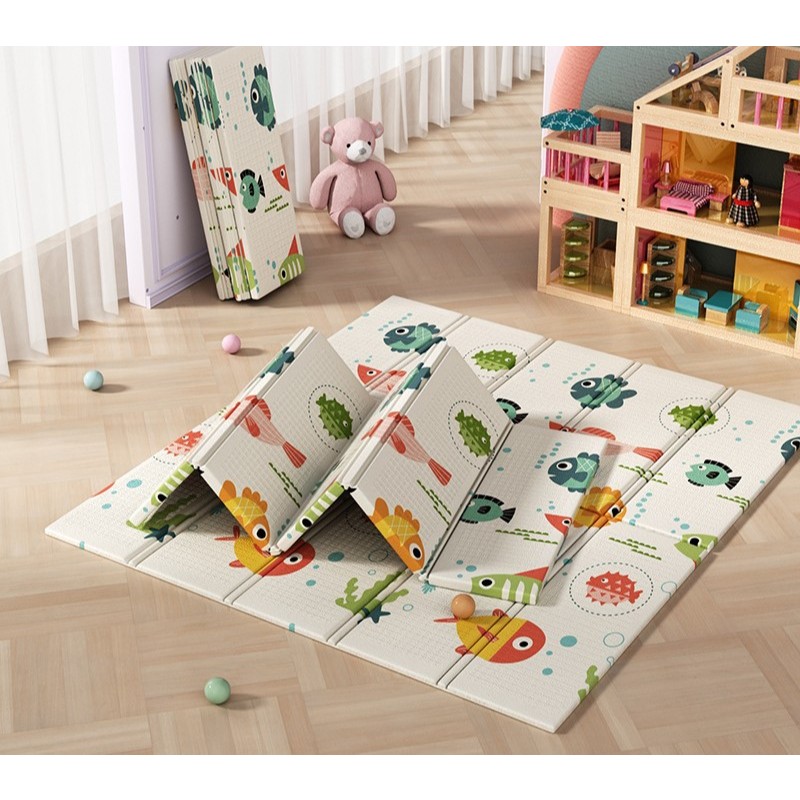 Thảm Xốp Cho Bé Gấp Gọn 2 Mặt Khác Nhau Chất Liệu Xốp XPE Chống Thấm Lau Chùi Dễ Dàng Đồ Chơi kích thước 1m8x2m dày 7mm