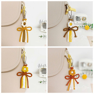 Móc khóa Macrame hoa cúc handmade