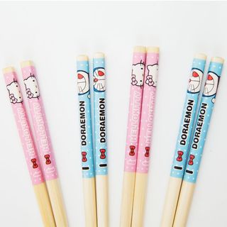 Đũa tre hình Hello Kitty / Doraemon đáng yêu – dài 22.5cm