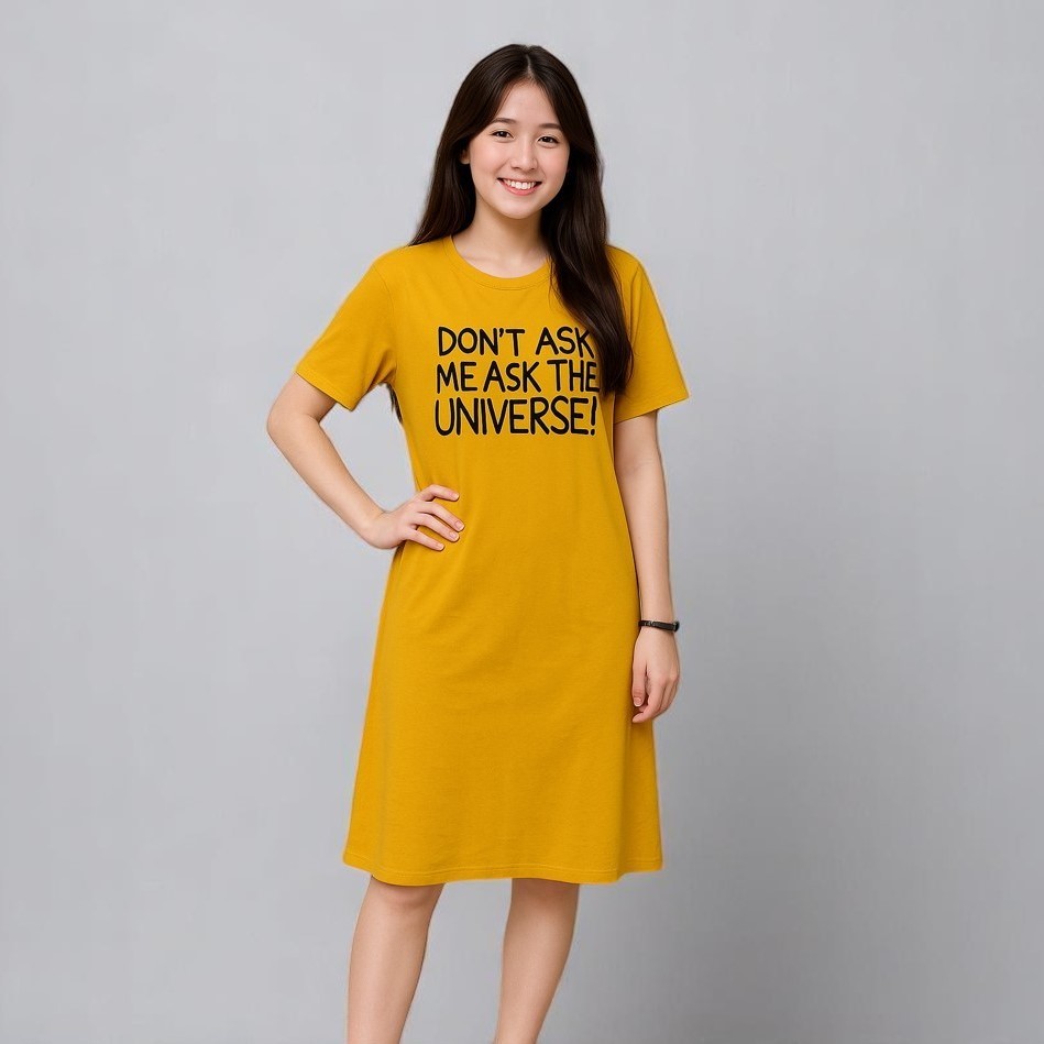 Đầm xuông màu vàng có xẻ tà