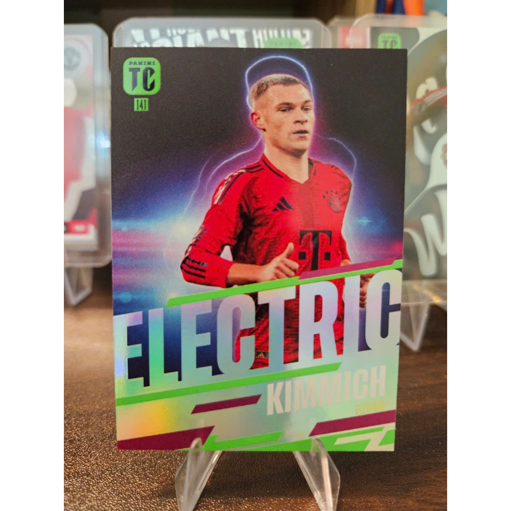 Thẻ ELECTRIC Joshua Kimmich Panini Top Class Pure Football 2025 (Bayern Munich)
