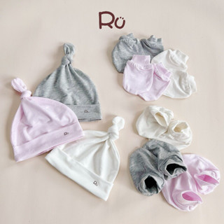 Mũ, bao tay, bao chân cho bé sơ sinh vải thun modal sợi gỗ sồi siêu mát có set full 3 món sơ sinh Ru baby clothes.
