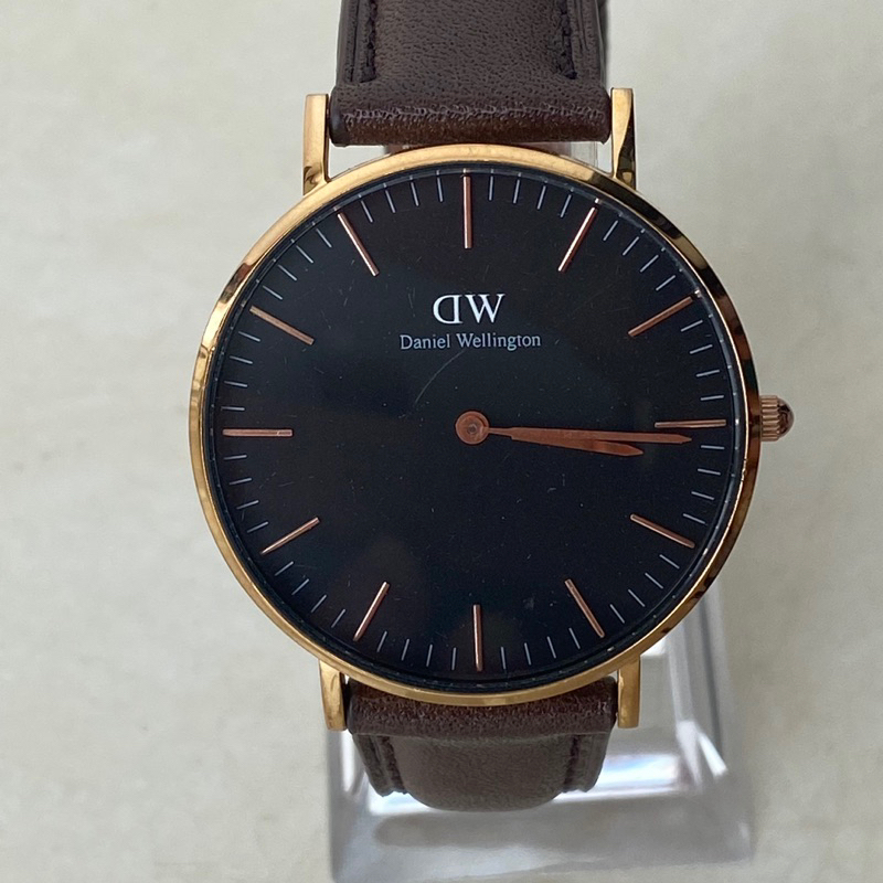 Đồng hồ nam DW xước mặt 2hand Nhật