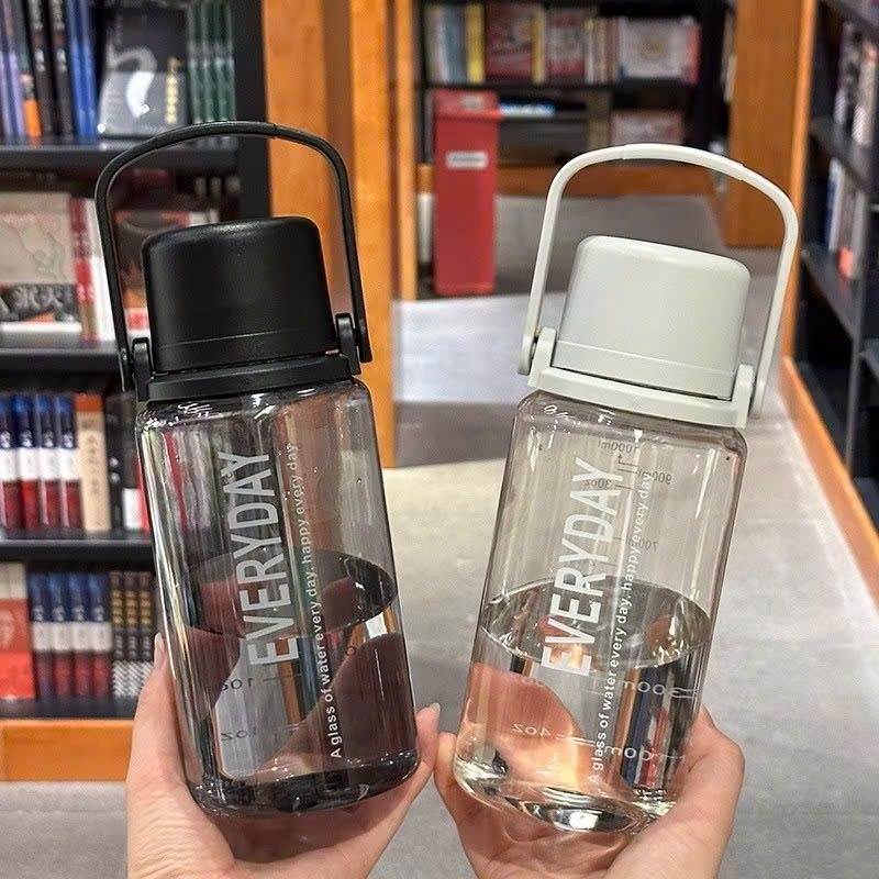 Bình uống nước đúng tích 1,5 đến 2 l