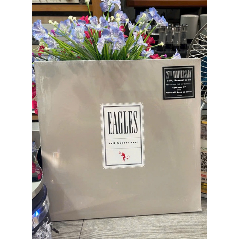 lp 𝐄𝐚𝐠𝐥𝐞𝐬 - 𝐇𝐞𝐥𝐥 𝐅𝐫𝐞𝐞𝐞𝐬 𝐎𝐯𝐞𝐫 (2LP)