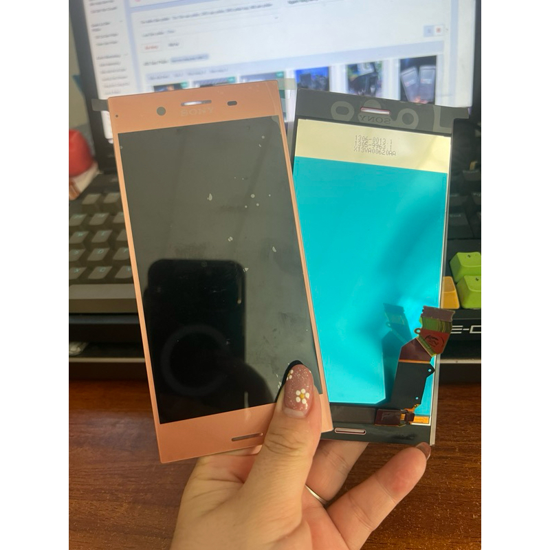 Màn hình Sony Xperia XZ Premium