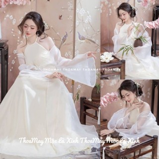  Áo yếm lụa mầu be ánh vàng chụp hoa sen mặc tết 