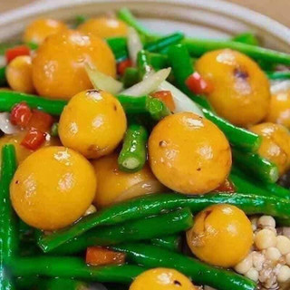 Trứng gà non. Hộp 500(giao hỏa tốc)
