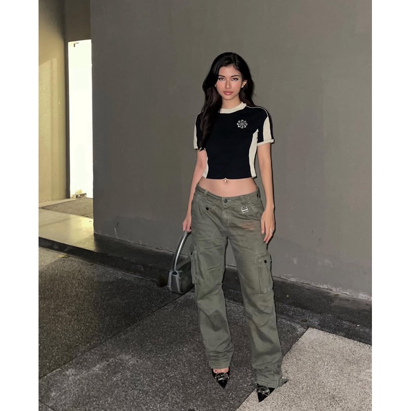 [PASS] áo phông BLACK PANELED T-SHIRT của THE BEUTER