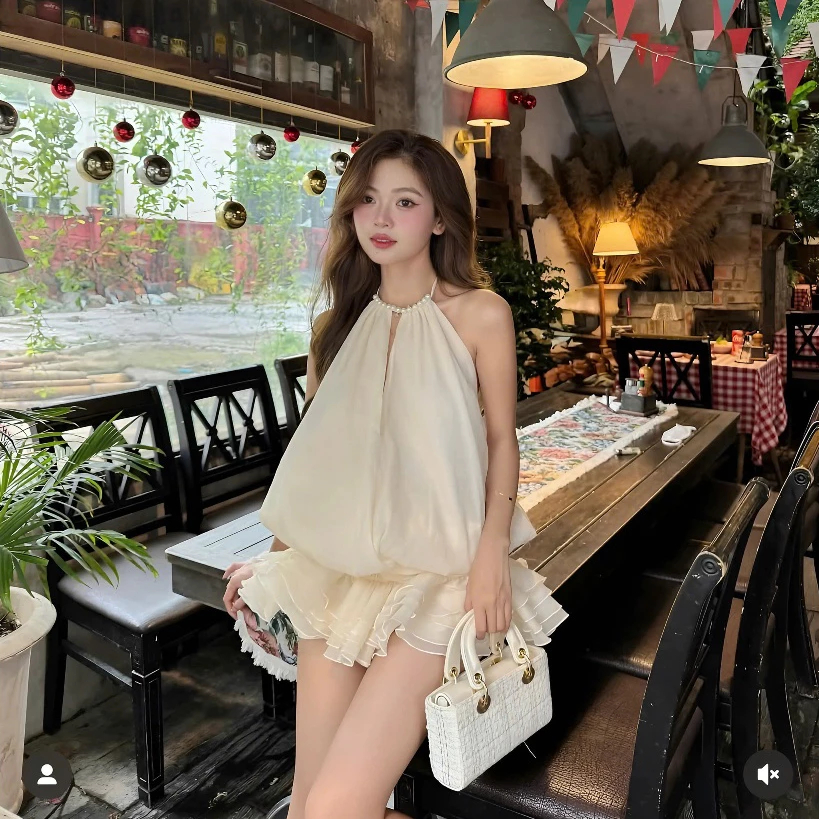 [Sẵn Quần Bảo Hộ] Set Váy Cổ Yếm Đính Ngọc Dáng Bí Chun Eo, Đầm Xoè Hở Lưng Đi Chơi Đi Biển | BigBuy360 - bigbuy360.vn