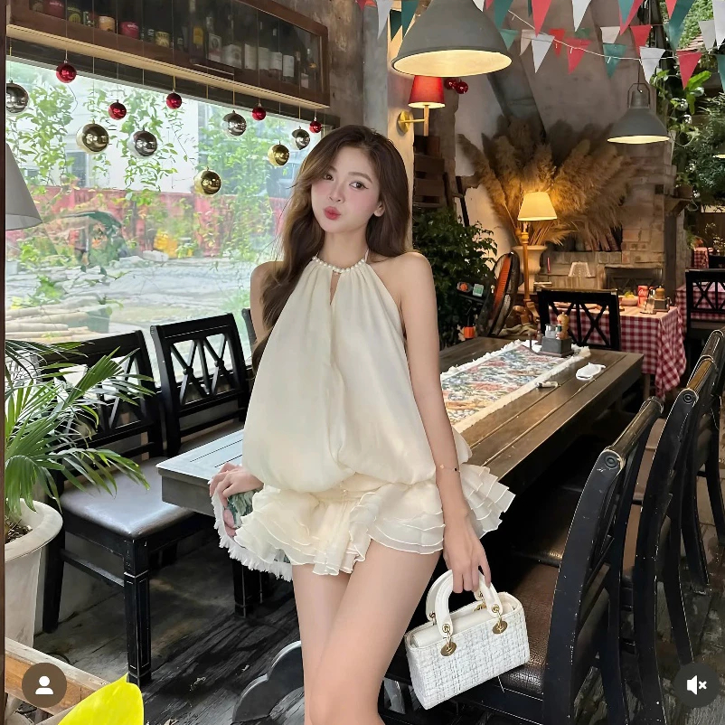 [Sẵn Quần Bảo Hộ] Set Váy Cổ Yếm Đính Ngọc Dáng Bí Chun Eo, Đầm Xoè Hở Lưng Đi Chơi Đi Biển | BigBuy360 - bigbuy360.vn
