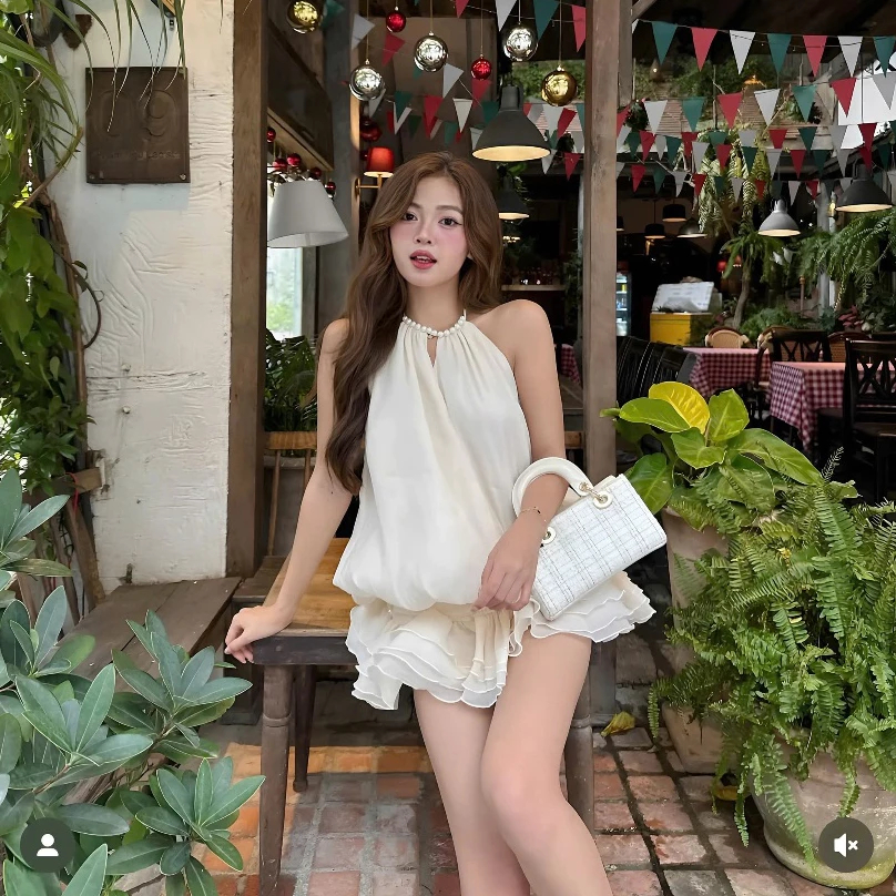 [Sẵn Quần Bảo Hộ] Set Váy Cổ Yếm Đính Ngọc Dáng Bí Chun Eo, Đầm Xoè Hở Lưng Đi Chơi Đi Biển | BigBuy360 - bigbuy360.vn