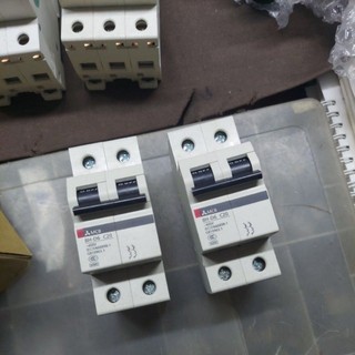 (HÀNG CHẤT LƯỢNG) Aptomat Misubishi 3 Pha 2Pha 1 Pha C20 - C63A