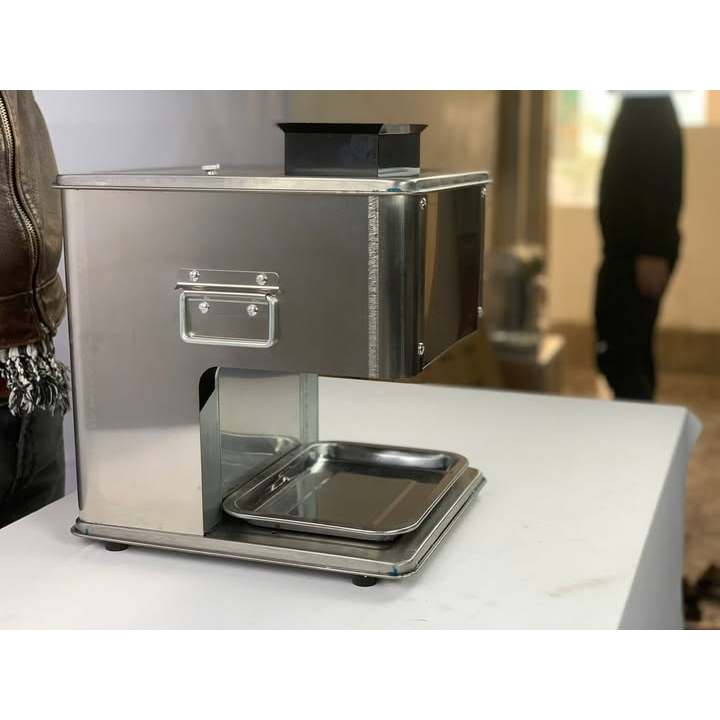 MÁY CẮT THỊT TƯƠI SỐNG, BÌ,TAI CHÍN NHIỀU CỠ DAO