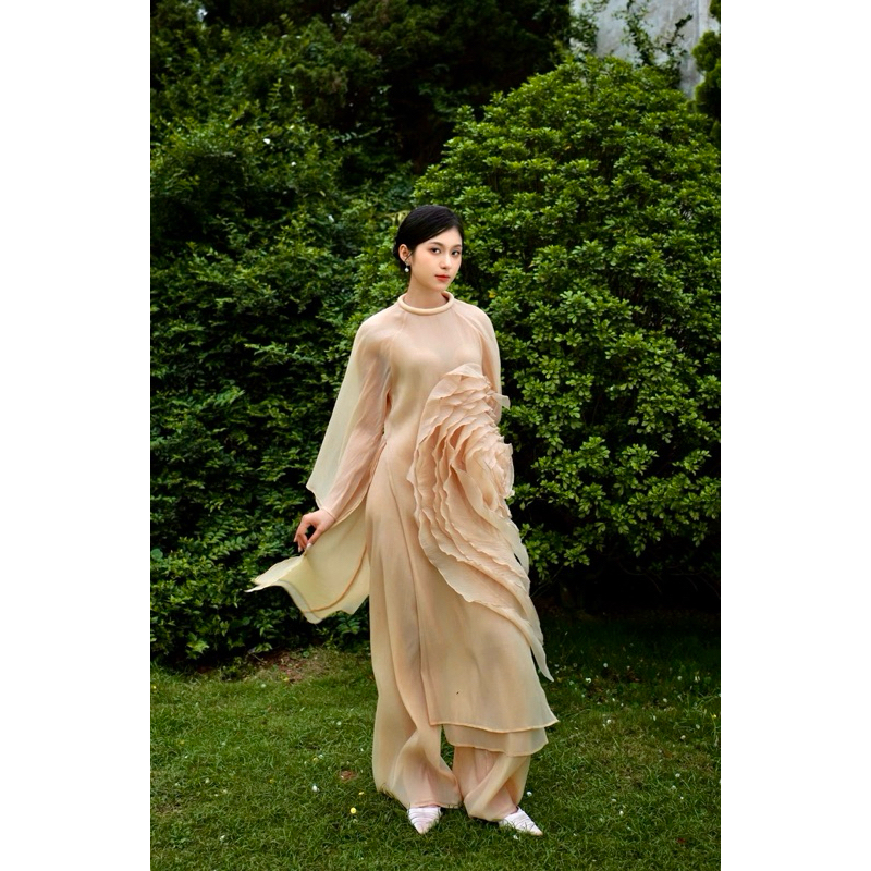 Ao Dai Das La Vie dinh hoa hong