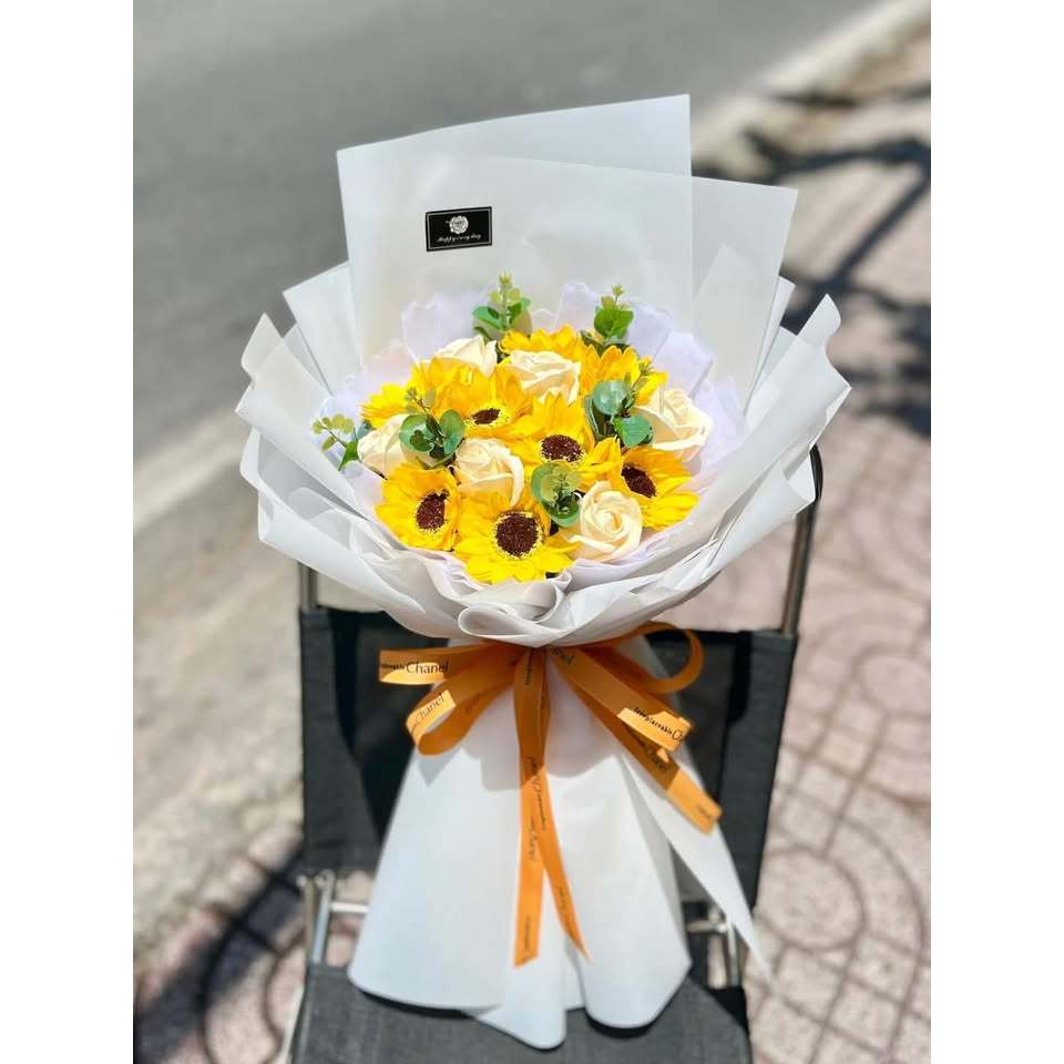 BÓ HOA SÁP TỐT NGHIỆP HƯỚNG DƯƠNG MIX HỒNG SÁP 15 BÔNG GIẤY TRẮNG