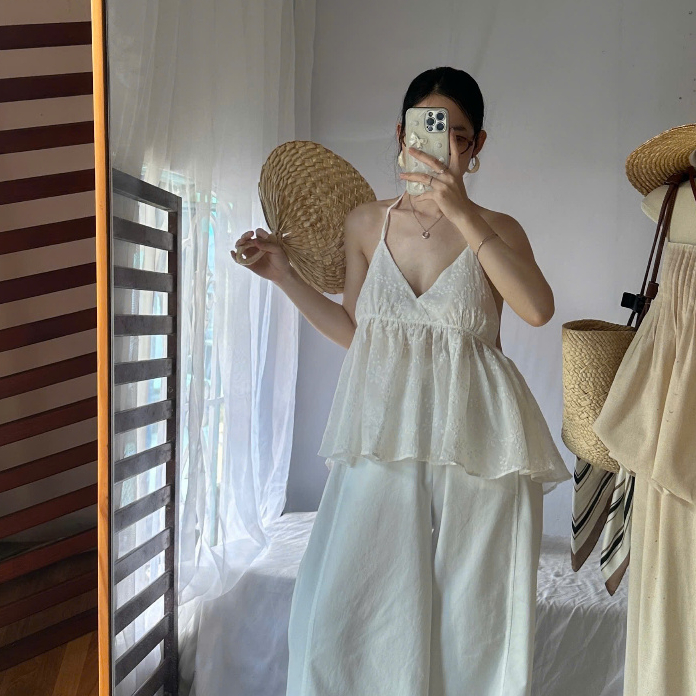 𝐛𝐲𝐂𝐡𝐚𝐧𝐡 - ROSA TOP Áo Yếm Thêu Hoa