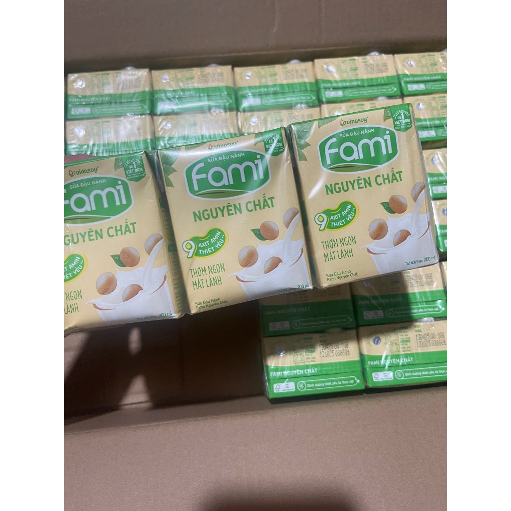 Thùng sữa đậu nành Fami Nguyên Chất , Canxi có đường (36 hộp x 200ml)