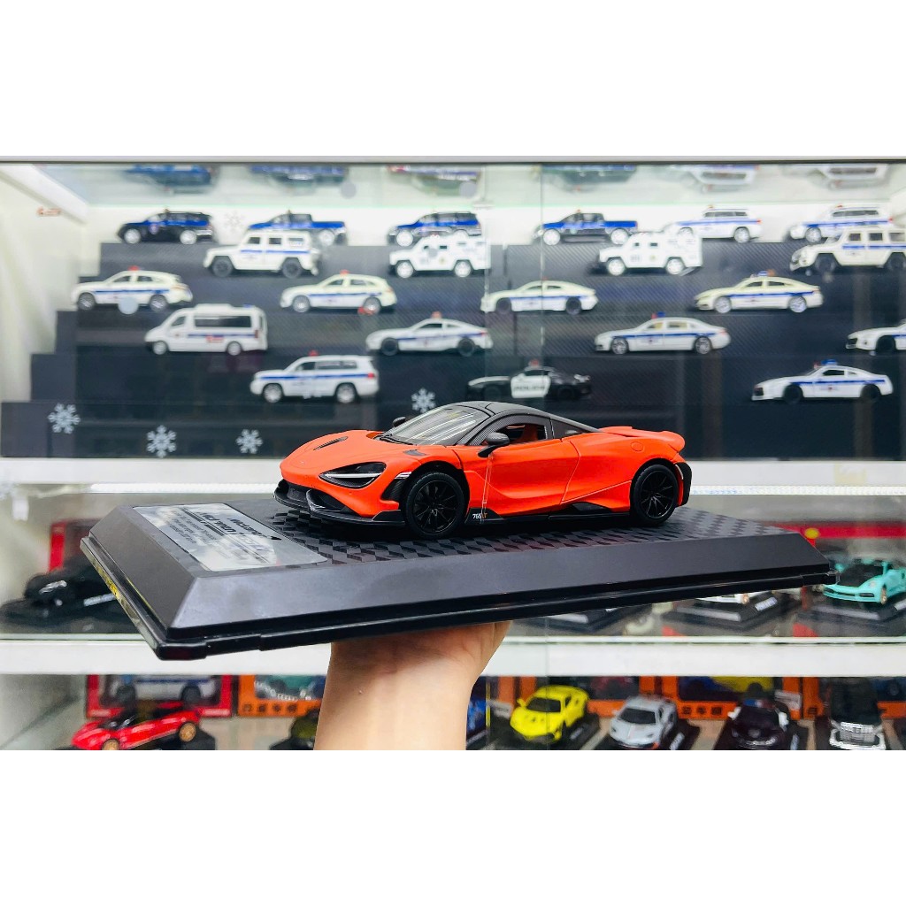 Mô hình xe Mclaren 765LT mở được 2 cửa tỉ lệ 1:24 Coolchicauto OT494