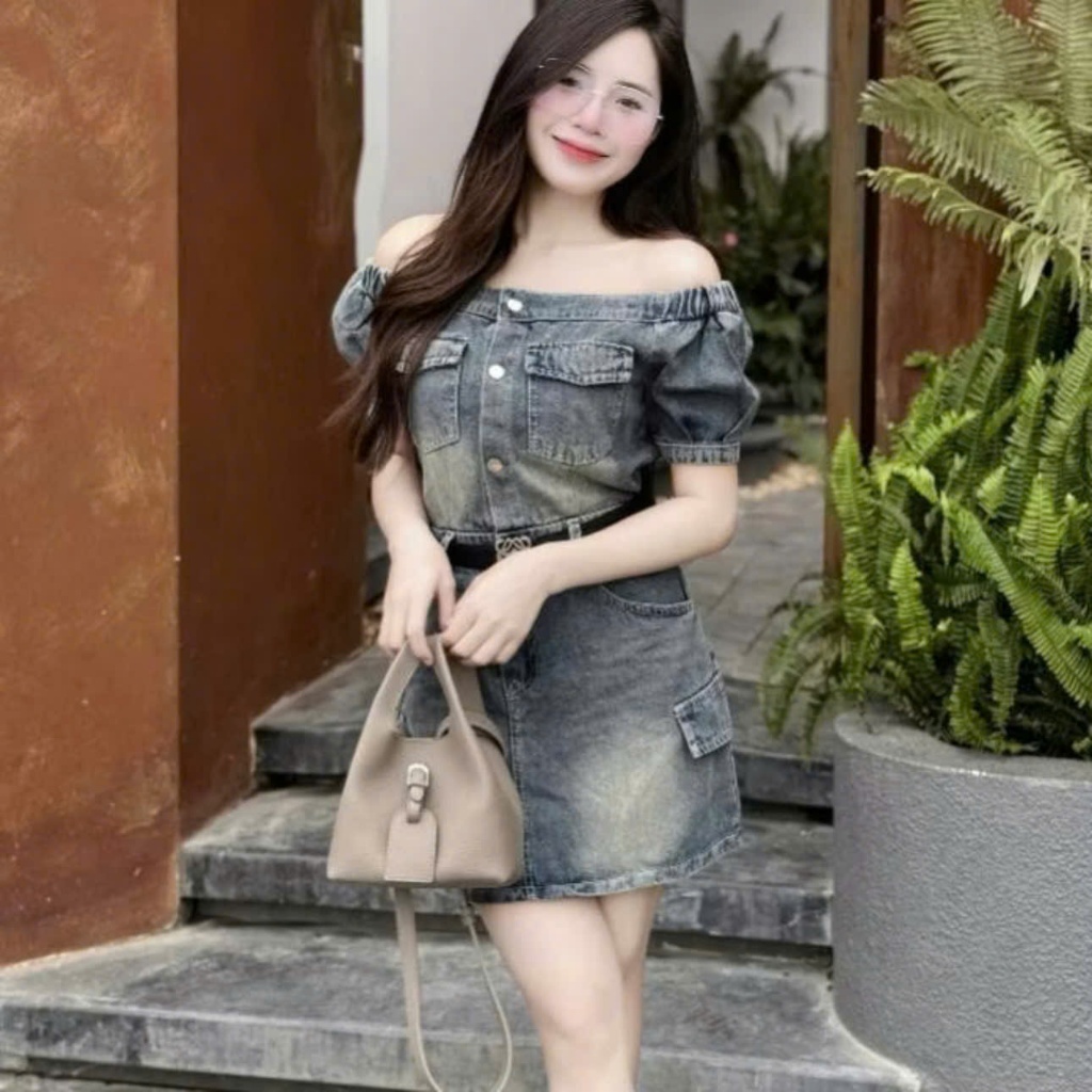 Bộ Jum Nữ Liền , Váy Trễ Vai Sang Chảnh Chất Jean Mềm Mại Chun Vai Kèm Đai