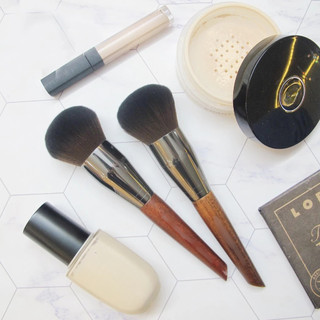 Cọ Phủ Phấn Makeup Cán Gổ Tự Nhiên Lông Sợi Tổng Hợp Cao Cấp Màu Đen