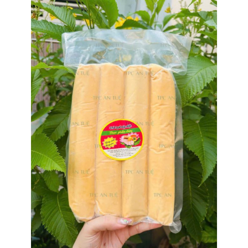 CHẢ QUẾ CHAY ĐẶC BIỆT LOẠI 1 BỊCH 4 CÂY 1KG/THƠM QUẾ DAI NGON/THỰC PHẨM CHAY AN TUỆ
