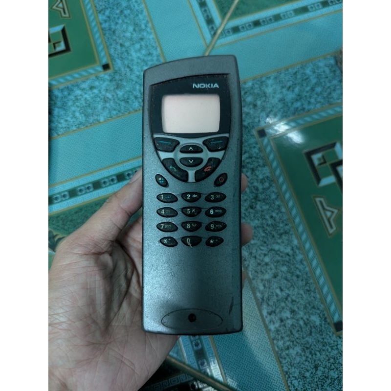 Xác điện thoại Nokia 9110 cổ trưng bày