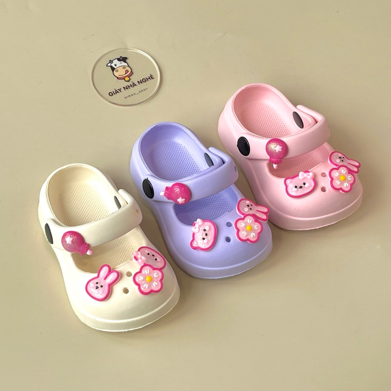 dép sục nhựa gắn sticker thỏ hoa đáng yêu bé thích mê chất liệu eva êm mềm nhẹ chống trượt cho bé gái S21