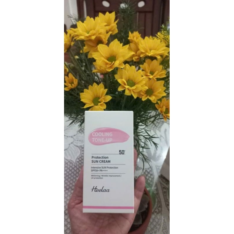 Kem chống nắng cho mọi loại da Heelaa cooling tone- up.Xuất xứ Hàn Quốc.Nâng tone trắng sáng.