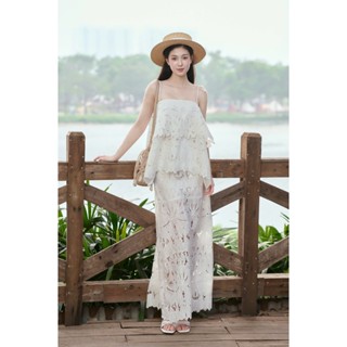 GERME Set đồ nữ Áo kiểu nữ hai dây vải ren 2 tầng Flera Top AVNH052504, Chân váy nữ ren dáng dài Flera Skirt VVNH052507