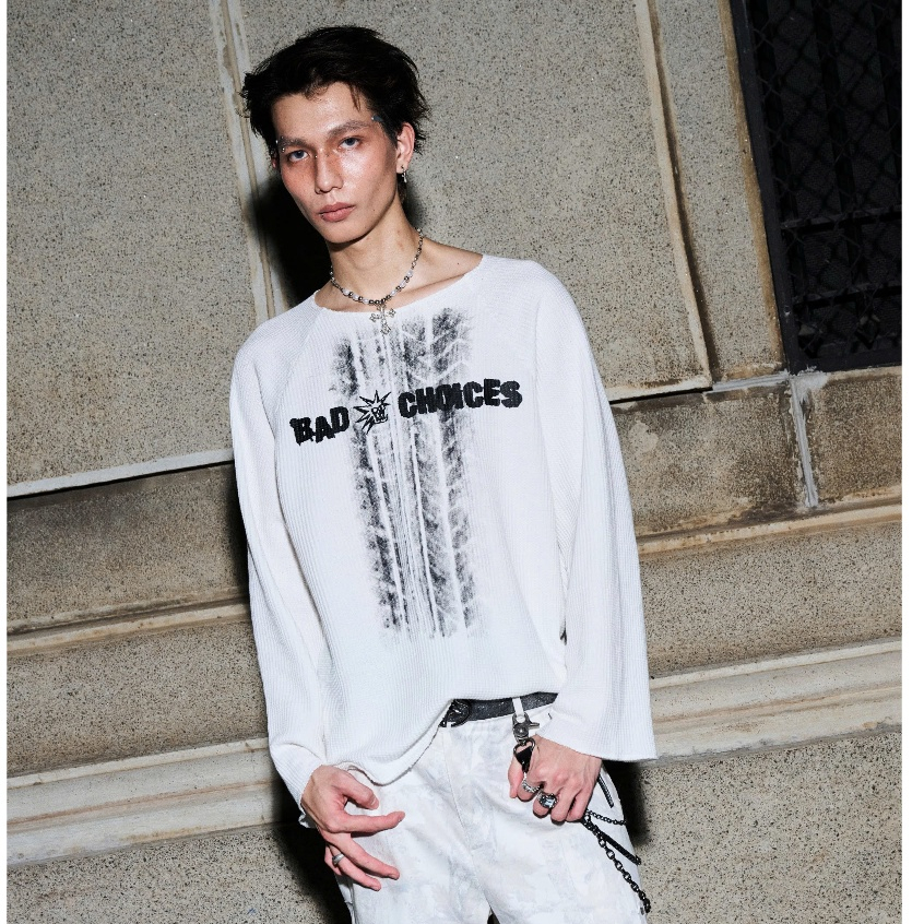 Bad Choices | Áo thun tay dài vải Tổ ong in hình form rộng | BigBuy360 - bigbuy360.vn