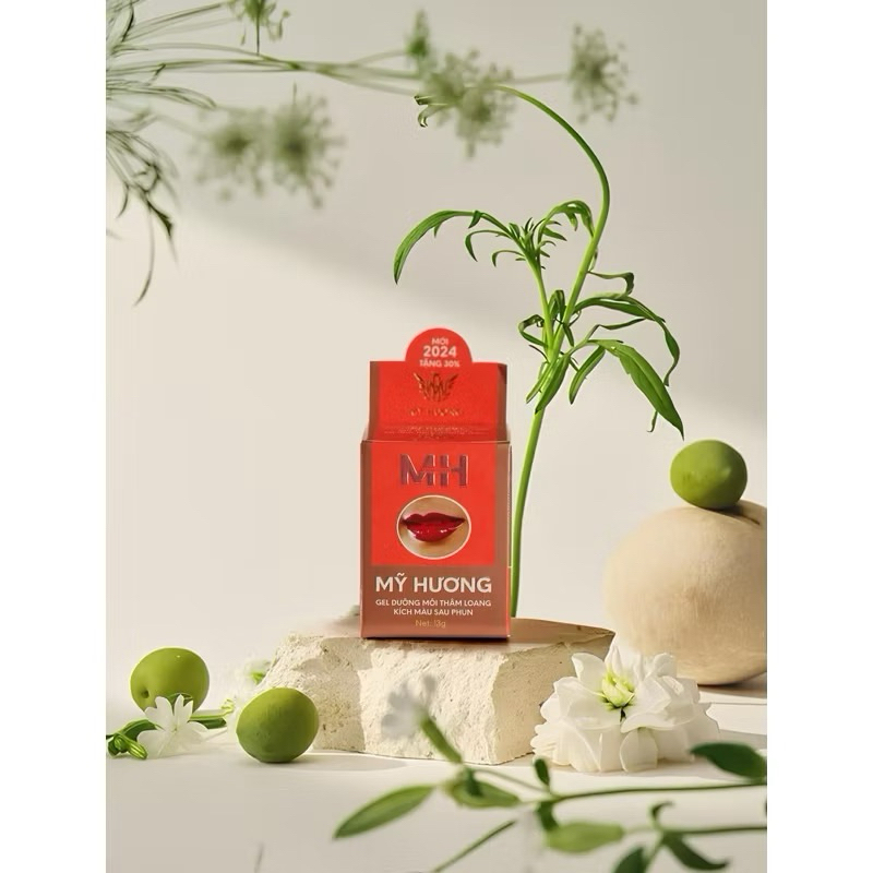 Dưỡng môi sau phun xăm Mỹ Hương